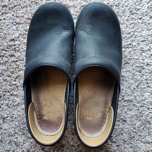Black danskos